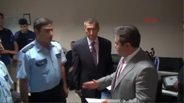 Kilo Tnt'yi Bulan Polislere Ödül Verildi