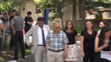 Van'da 9 Kasım 2011 Meydana Gelen 5.6 Büyüklüğündeki İkinci Depremde Yıkılan Bayram Oteli Enkazında...
