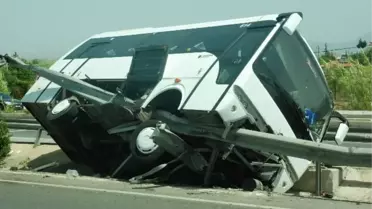 Turistler Kazayı Ucuz Atlattı