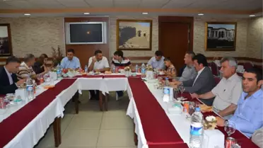 Viranşehir'de Hakim, Savcı, Müdür ve Komutana Veda Yemeği