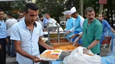 İftar Çadırına Yoğun İlgi