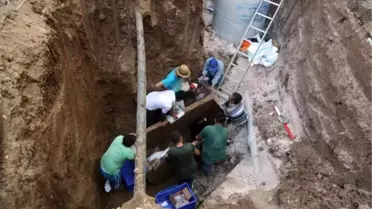Milas'ta Bulunan Lahit Mezardan Altı İskelet Çıktı