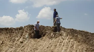 Taş Ocağındaki Kazıda 16 Asırlık 5 Lahit Bulundu