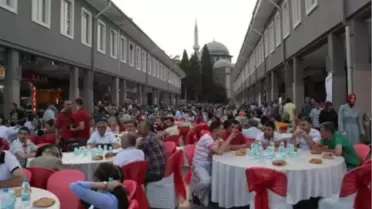 Balıkesir Ticaret Odasından 10 Bin Kişiye İftar