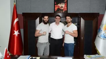 Boksör Kardeşlerden Arslan'a Ziyaret