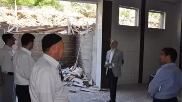 Kaymakam Çiçekli Okul İnşaatını İnceledi