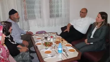Kaymakamdan Çat Kapı İftar