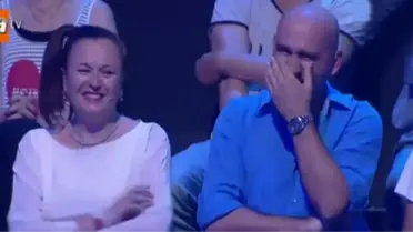 Hunharca Gülen Adam Stüdyoyu Gülme Krizine Soktu