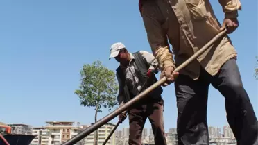 Kavurucu Sıcakta 'Ekmek' Mücadelesi