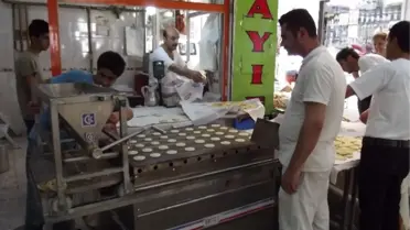 Ramazan'ın Vazgeçilmez Tatlısı Yassı Kadayıf'a Sıcak Azizliği