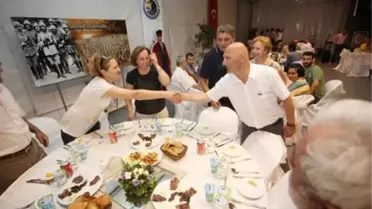 Başkan Altınok Öz, Kartallı Muhtarları İftarda Ağırladı
