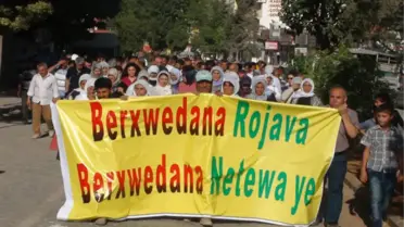Suruç'ta Kobanê Halkına Destek Yürüyüşü