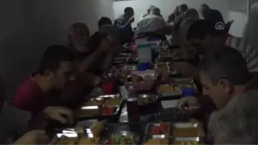 8 Yıldır Sürücülere ve Yolculara İftar Veriyorlar