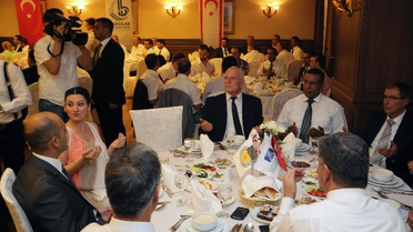 Bağcılar, İftar Sofrasını Yavru Vatanda Kurdu