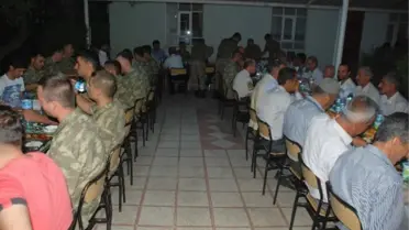 Jandarmadan Köy Korucularına İftar Yemeği