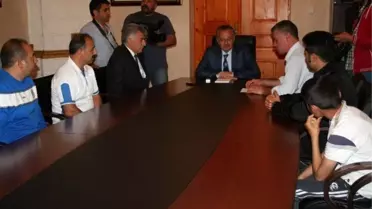 Kars Valisinden Başarılı Sporculara Ödül