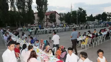 Aksaray'da Mahallede İftar Programı
