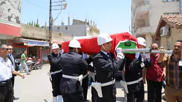 Antalya'da Tırın Polis Aracına Çarpması
