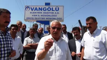 Erciş'te Muhtarlar Vedaş'ı Bastı