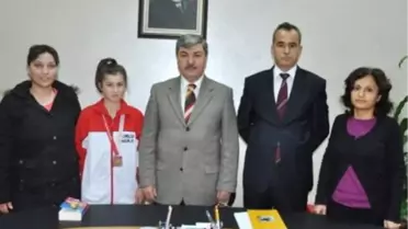 Güreşçi Kızın Başarısı, Arkadaşlarını da Teşvik Etti