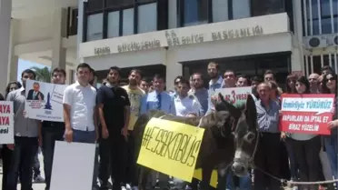 İzmir'de AK Parti'den Eşekle Ulaşım Protestosu