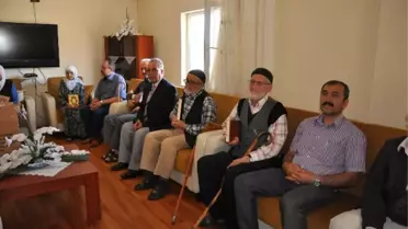 Huzurevi Sakinlerine Kur'an-ı Kerim Hediye Ettiler