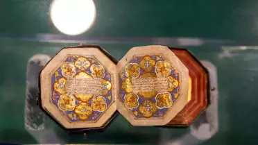 Mevlana Müzesi'ndeki 2 Santimetrelik Kur'an İlgi Çekiyor