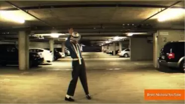Michael Jackson Impersonator İs Back With 'Smooth Criminal'