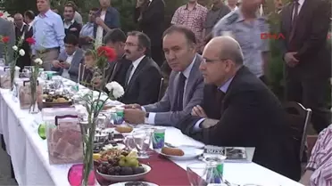 Dünya Yetimler Günü Nedeniyle Erzurum'da Verilen İftara Katılan Maliye Bakanı Mehmet Şimşek...
