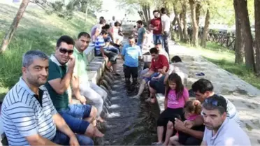 Sıcaktan Bunalanlar, Ekşisu Mesireliği'nde Serinliyor