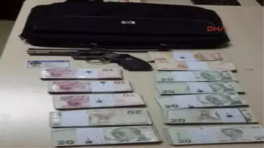 Avm'deki Banka Soygunu: Babası İkna Etti Teslim Oldu