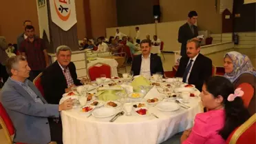 Yetimler İftarda Bir Araya Geldi
