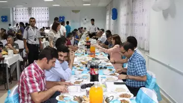 Hakkari'de Hastane Personeline İftar Yemeği Verildi