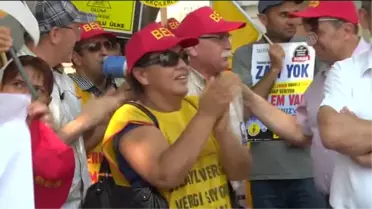 Memurlar, temmuz ayı maaşını protesto etti -