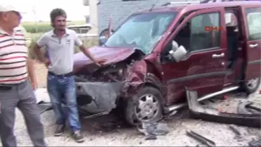 İki Otomobil Çarpıştı: 1 Ölü, 7 Yaralı