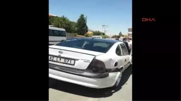 Kuran Kursu Öğrencilerini Taşıyan Minibüs, Otomobille Çarpıştı: 11 Yaralı