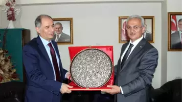 İçişleri Bakanı Ala: Bayrağı İndirmeye Çalışanın Cezası Anında Verilmeli