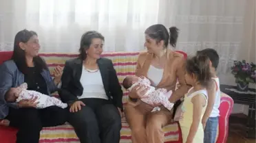 Üçüzleri Olan Aileye Kaymakam Çiçekli'den Ziyaret
