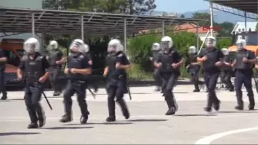 Polisin Toplumsal Olaylara Müdahale Tatbikatı Gerçeğini Aratmadı