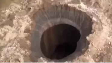 Sibirya'daki Deliğin Esrarı Çözüldü