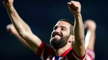 Arda ve Sneijder En İyiler Arasında
