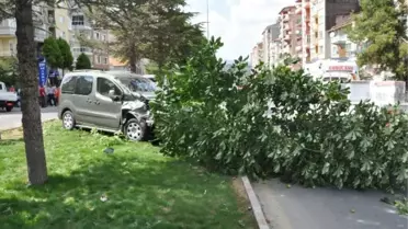 Şehir İçinde Aşırı Hız ve Dikkatsizlik Kaza Getirdi: 2 Yaralı