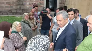 Arınç'tan, İsrail'in Gazze Saldırısına 'Soykırım' Nitelemesi