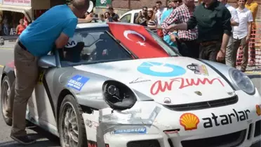 Rekortmen Şampiyon Ülkü'ye Kupasını Üzülmez Verdi