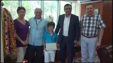 Soma'da Acılı Çocuklar İçin, Minik Yüreğiyle Yardım Topladı