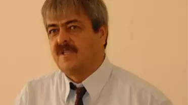 Asırlık Evler Yıkılma Tehlikesi Altında