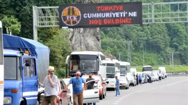 Sarp Sınır Kapısında Araç Kuyruğu
