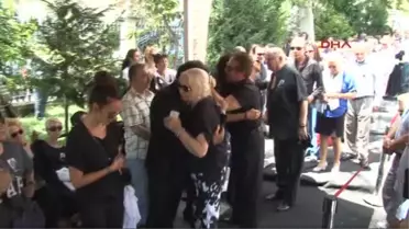 Usta Oyuncu Son Yolculuğuna Uğurlandı