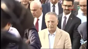 İhsanoğlu: Mazlum Olan Milletlerin Bu Bayramda Huzur Bulmalarını Temenni Ederim (2)