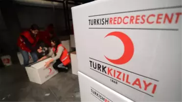 Kızılay'ın İlaç Tırları Gazze'de